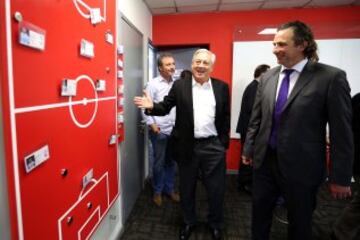 Juan Antonio Pizzi recorrió las instalaciones de Juan Pinto Durán junto a Arturo Salah.