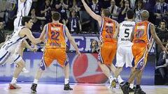 El Madrid da primero por Mirotic y el rebote