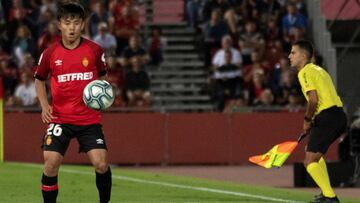 El delantero del Mallorca Takefusa Kubo, durante el partido de Liga en Primera Divisi&oacute;n ante el Athletic de Bilbao disputado esta noche en el estadio de Son Moix, en Palma de Mallorca. 