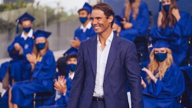 La tierra batida espera al rey