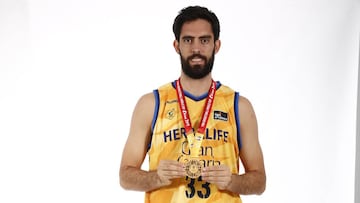 Javier Beir&aacute;n, con su medalla de oro.