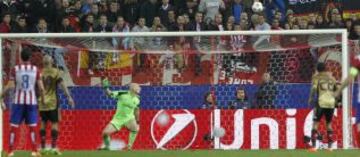 2-1. Arda Turán anota el segundo gol.