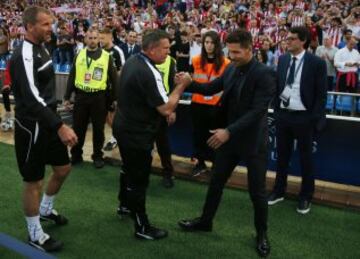 Craig Shakespeare y Diego Simeone.