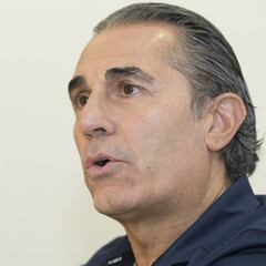 Scariolo, sobre renovar o no con España: "Hay que reflexionar"