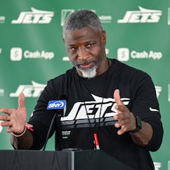 Aaron Glenn snaps at reporters over Garrett Wilson injury report in tense Jets presser