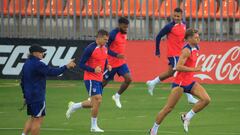 Los jugadores del Atlético de Madrid durante el entrenamiento de este sábado en la Ciudad deportiva de Majadahonda, en preparación del partido liguero del próximo domingo ante el Sevilla.