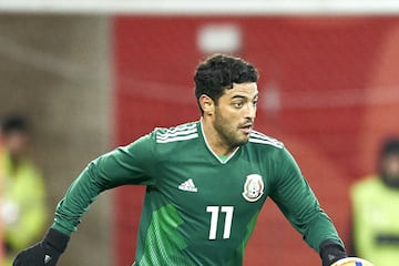 Carlos Vela es uno de los hombres de confianza de Juan Carlos Osorio, quien lo ha considerado para partidos de eliminatoria mundialista, Copa Confederaciones y encuentros amistosos en territorio europeo. 