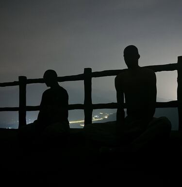 El pívot de los Spurs ha viajado a China donde ha residido en el Templo de Zhengzhou.