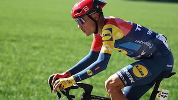 Lidl - Trek's Spanish rider Juan Ayuso rides with the pack during the 2nd stage of the Paris-Nice cycling race, 187 km between �p�ne and Montargis, on March 9, 2026. (Photo by Anne-Christine POUJOULAT / AFP)