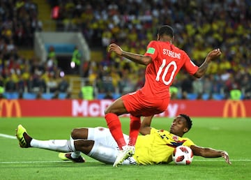 Partido de mucha lucha en todas las líneas.  Mira las mejores imágenes del partido de octavos de final entre Colombia e Inglaterra 