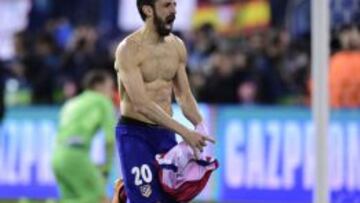 Juanfran celebra el tanto de penalti que clasificó al Atlético.