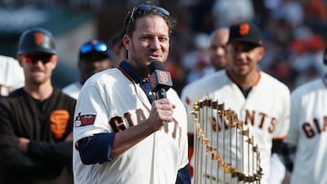 As famous as the former White Sox star may be, it’s not every day that a pop superstar wears one of your jerseys during a public appearance.