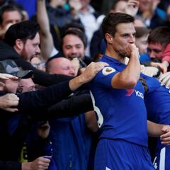 El Chelsea remonta en casa con goles de Pedro y Azpilicueta