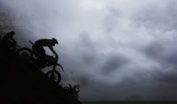 Muchos aficionados al motocross no quisieron perderse esta embarrada carrera de resistencia de tres horas en el suroeste de Inglaterra.