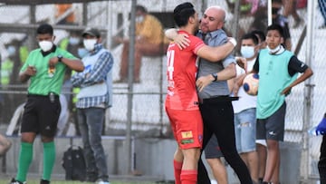 Es chileno y dirigió en tres ligas extranjeras: “Siempre me suena el teléfono”