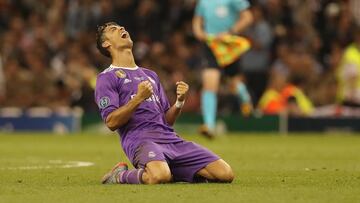 Cristiano ata el Balón de Oro