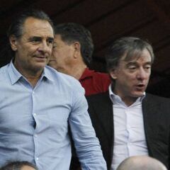 Prandelli presencia el Valencia-Atlético en el palco de Lim