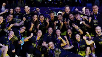 Basketball - EuroLeague Women - Final- Fenerbahce Alagoz Holding v CBK Mersin Yenisehir Bld - Kralovka Arena, Prague, Czech Republic - April 16, 2023 Fenerbahce Alagoz Holding players celebrate winning the EuroLeague Women final with the trophy REUTERS/David W Cerny