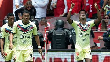 Renato Ibarra celebrando su gol.