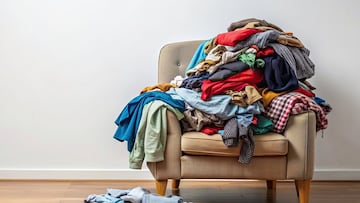 Si dejas la ropa tirada encima de la silla, la psicología dice que probablemente tienes estos 5 rasgos comunes