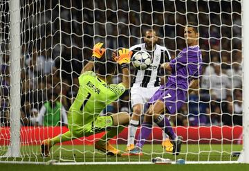 La duodécima. El Real Madrid se enfrenta a la Juventus en Cardiff, el resultado final será de 1-4, victoria del Real Madrid con dos goles de Cristiano, uno de Casemiro y uno de Asensio. En la imagen el segundo gol de Cristiano Ronaldo 