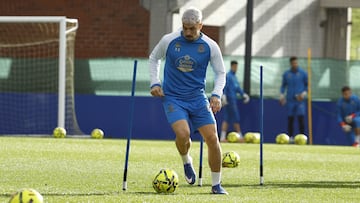 Ximo Navarro, en un entrenamiento del Deportivo.