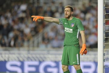 El futuro del portero del Atlético de Madrid, Jan Oblak, sifue siendo un misterio. Quizás el mejor portero que hay ahora mismo en Europa no está falto de 'novias'. Equipos con gran poder económico, como el Paris Saint Germain, anhelan tener en sus filas un seguro en la portería como lo es el portero esloveno. 