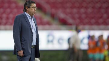 Luis Fernando Tena está fuera de Chivas