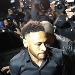 Neymar, cuatro semanas de baja por un esguince de tobillo