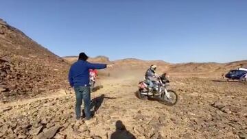 Castera gu&iacute;a a varios pilotos por fallos en la navegaci&oacute;n de la etapa.