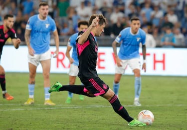 Capitán del Feyenoord terminó molesto con Santiago Giménez por “desobedecerlo”