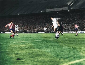 Luis Aragonés scores against Cagliari in the European Cup 1970.