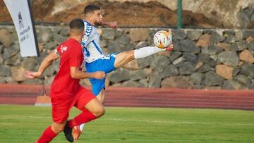 Samuel Shashoua, jugador del CD Tenerife, durante un partido de pretemporada.