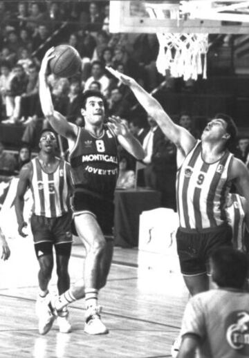 Jordi Villacampa jugó toda su carrera (1980-1997) en el Joventut en el que debutó con 16 años. Ganó la Copa de Europa de 1994, dos Ligas, dos Copas Korac y una Copa del Rey entre otros títulos. Fue 158 veces internacional con España, participó en dos Jueg