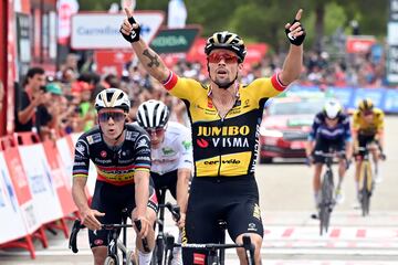 Primoz Roglic, del equipo Jumbo-Visma, ganador de la octava etapa entre las localidades de Dénia y Xorret de Catí.