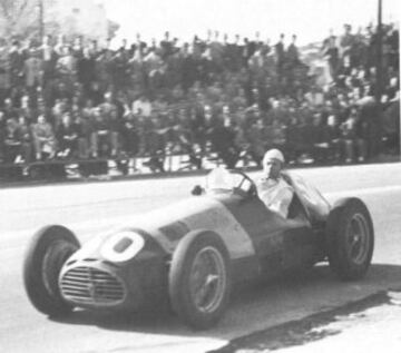 Participó sólo en un Gran Premio, en el Gran Premio de España de 1951.