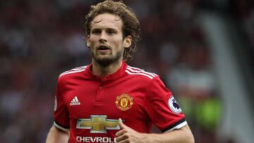 Van Gaal aconseja a Daley Blind que vaya al Barcelona