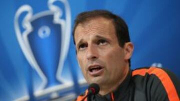 Allegri: "Marcar al hombre a Messi es casi imposible"