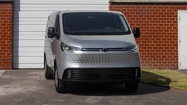 Chevrolet Express Max EV 2026: Análisis y precios de la van eléctrica 
