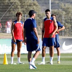 Las ‘patatas calientes’ del Atlético a resolver antes de la gira