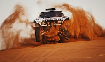 El Rally de Marruecos ha cumplido el papel de preparación para el Dakar. Audi y BRX no han acudido por lo que hay grandes ausencias como las de Sainz, Peterhansel, Roma y Loeb. Hay 2.656 kilómetros de recorrido (1.633 cronometrados) alrededor de Zagora repartidos en cinco etapas.