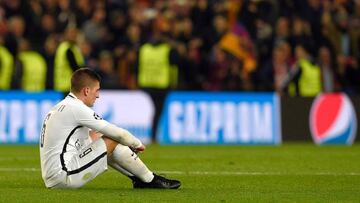 Verratti, desolado tras la derrota ante el Bar&ccedil;a.