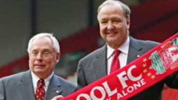 <b>SE VAN LOS AMERICANOS. </b>George Gillett y Tom Hicks, los dueños del Liverpool.