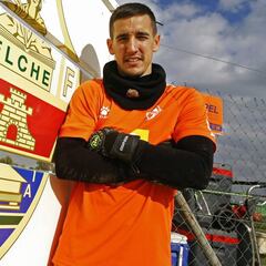 Edgar Badía tiene hasta el 15 de julio para irse a un Primera