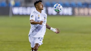 Tottenham keen to sign LA Galaxy defender Julián Araujo