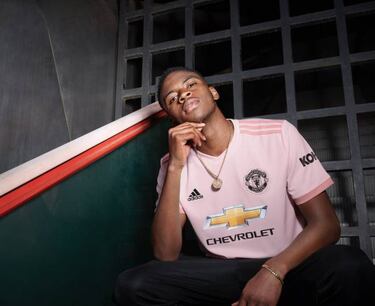 United to wear pink away kit in tribute to Manchester paper