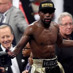 Mayweather bikes around LA without mask during coronavirus pandemic