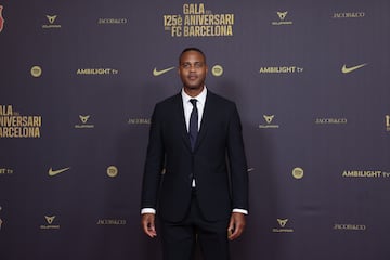 El exjugador de fútbol, Patrick KLuivert, en la alfombra roja del gran Teatro del Liceu.