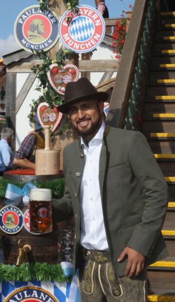  El centrocampista chileno del Bayern de Múnich Arturo Vidal, durante la 182º edición de la Oktoberfest, la fiesta de la cerveza, en Múnich.