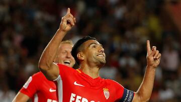 Soccer Football - Ligue 1 - AS Monaco vs Olympique de Marseille - Monaco - August 27, 2017 Monaco’s Radamel Falcao celebrates scoring their third goal REUTERS/Eric Gaillard